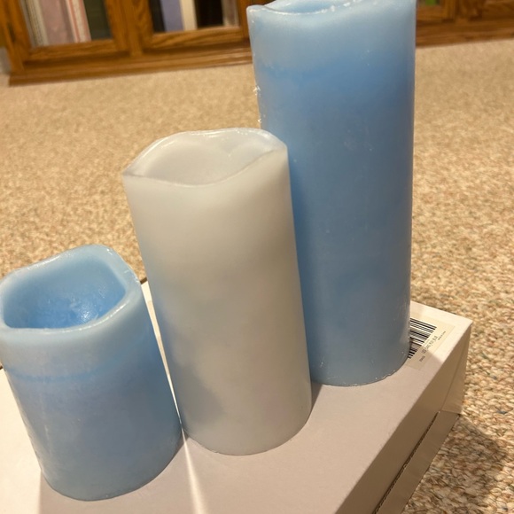 Set of 3 Blue Flameless LED Pillar Candles, Remote Operated Battery Power 4 6 8” - Picture 4 of 11